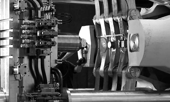 die-casting-machine-with-toggle_post